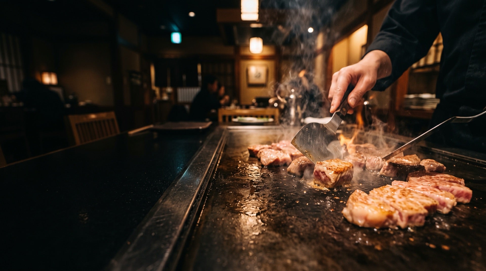 Wagyu sellándose al carbón binchotan